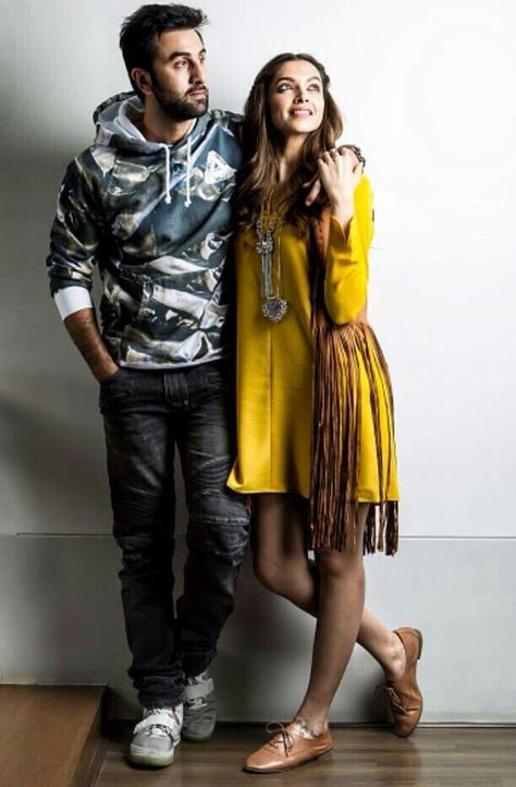 Ranbir Kapoor & Deepika Padukone Ranbir Kapoor Deepika Padukone, Deepika Ranveer, Deepika Padukone Style, Wedding Photoshoot Poses, Bollywood Couples, Friend Poses Photography, Couple Picture Poses, Couple Photoshoot Poses, Photo Poses For Couples