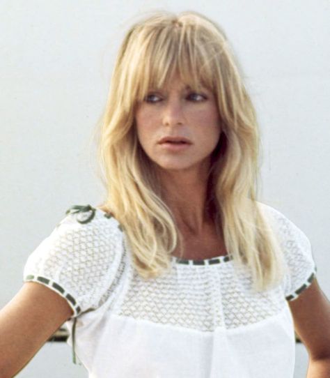 Goldie Hawn Hair, Perfect Blonde Hair, Celebrity Haircuts, Going Blonde, Bob Haircut With Bangs, Goldie Hawn, Long Blonde, Long Blonde Hair, Haircuts With Bangs