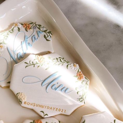 M A R E mà·re on Instagram: "One of my faves! Place card cookies for a Spring wedding." Wedding Cookie Place Cards, Cookie Place Cards, Place Card Cookies, Card Cookies, Wedding Cookie, Anniversary Dinner, Iced Cookies, Wedding Cookies, Icing Cookies