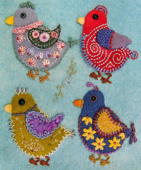 Robin Atkins, chicks, wool applique, bead and thread embroidery, hand quilting Wool Applique Quilts, Sue Spargo, Baby Mobil, Wool Applique Patterns, Crewel Embroidery Kits, Wool Quilts, Wool Embroidery, Embroidery Hand, Felt Embroidery