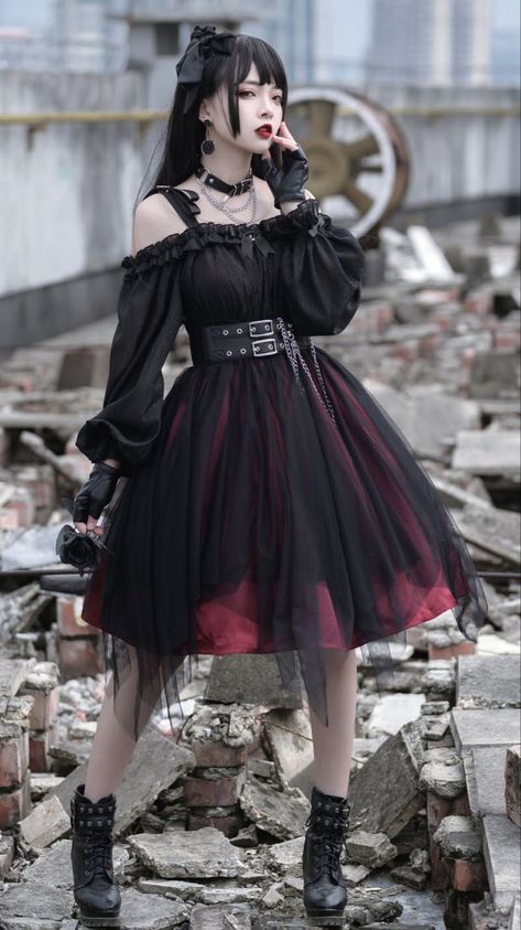 Dark Princess, Military Dresses, Steampunk Dress, Gothic Girl, Op Dress, Foto Poses, Grunge Goth, Gothic Dress, Gothic Girls