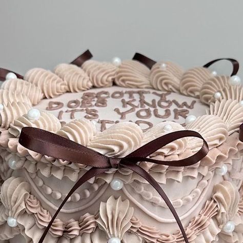 Carolina | Custom Fancy Cakes on Instagram: "neutral tones + brown bows 🎂🎀🤎🍰🟤✨  .  .  .  .  #cake #cakesofinstagram #vintagecake #lambethcake #birthdaycake #prettycake #customcakes #nyc #nyccakes #bowcake #ribboncake #coquette #beige #neutral #brown #colourmill #colourmillmade #buttercreamcake #retrocake #trendycakes #wiltoncakes #explore #cakecakecake #nycbaker #cakedecorating #homebaking #fancycake #thefancycakeclub" Ribbon Cake, Bow Cakes, Wilton Cakes, Home Baking, Fancy Cakes, Cake Decorating Tips, Vintage Cake, Buttercream Cake, Pretty Cakes