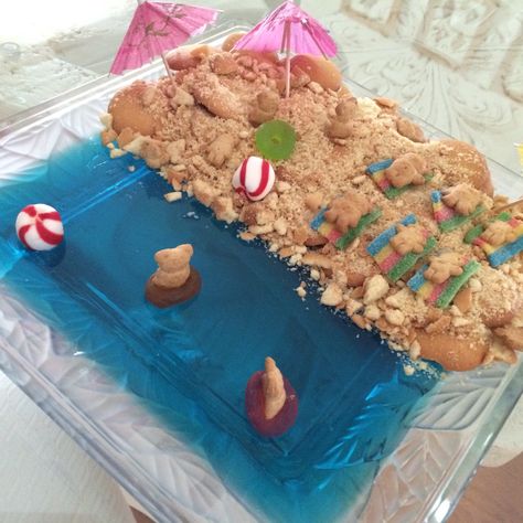 Teddy beach party (Jello, vanilla wafers, teddy grahams) Buckeyes Recipe, Teddy Grahams, Chocolate Melting Wafers, Pastel Birthday, Beach Cakes, Beach Themed Party, Kids Party Food, Food Projects, Vanilla Wafers