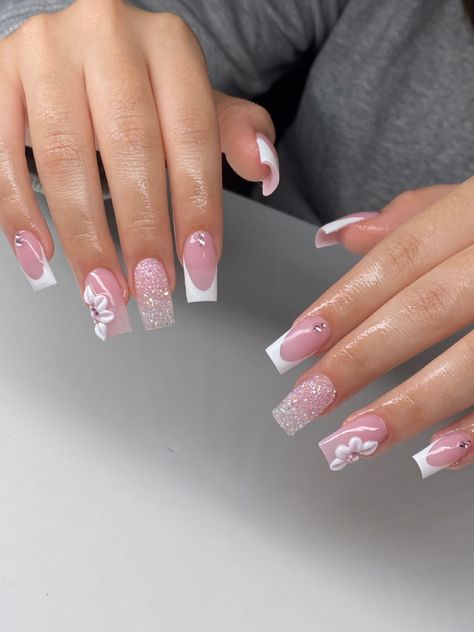 Quinceanera Nails, Colored Acrylic Nails, Girly Acrylic Nails, Cute Acrylic Nail Designs, French Tip Acrylic Nails, French Acrylic Nails, Short Square Acrylic Nails, Acrylic Nails Coffin Pink, Edgy Makeup