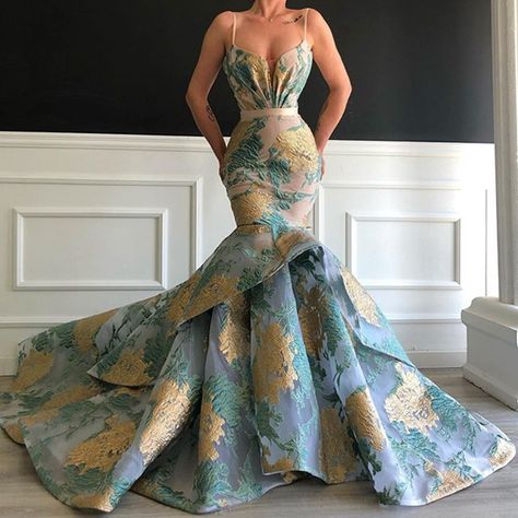 Dona Matoshi, Sleeveless Prom Dress, Glamouröse Outfits, Haine Diy, Prom Dress Evening, Gaun Fashion, Prom Dresses Sleeveless, Women's Evening Dresses, Dresses 2020