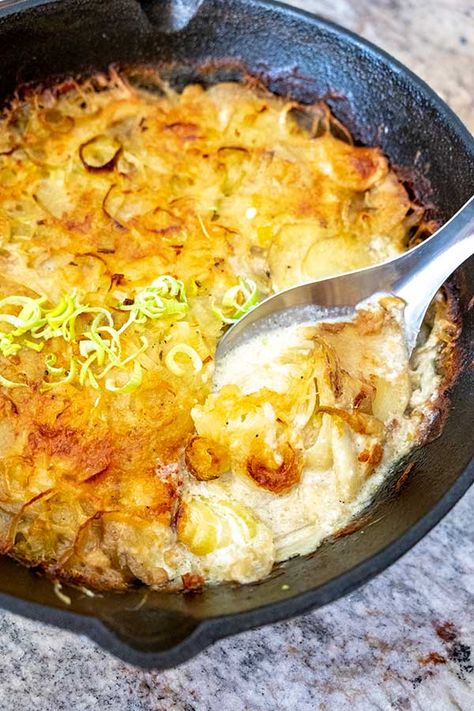 Potato And Leek Au Gratin, Potato Leek Au Gratin, Potato And Leek Gratin, Potato Leek Casserole, Leek And Potato Bake, Cheesy Leeks, Vegan Scalloped Potatoes, Baked Dish, Leek Potato