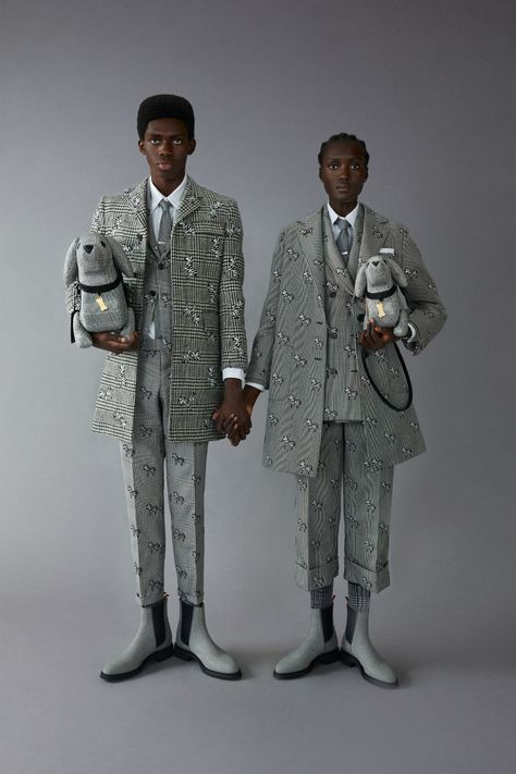 Braces Menswear, Military Fashion Menswear, Thom Browne Menswear, Men In Suits, 2020 Fashion Trends, African Men Fashion, 2020 Fashion, Male Fashion, Runway Collection