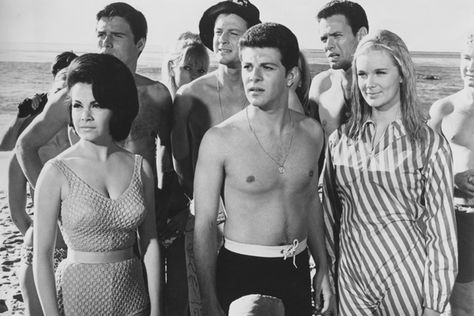 Eight Classic Beach Party Movies Beach Blanket Bingo, Frankie Avalon, Linda Evans, Annette Funicello, Muscle Beach, Old Tv Shows, Golden Age Of Hollywood, Beach Blanket, Beach Scenes