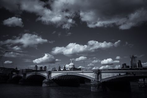 Blackfriars Bridge, London Blackfriars Bridge, Bridge Wallpaper, City Of Glass, City Of Ashes, Lady Midnight, Lord Of Shadows, Clockwork Princess, Cassie Clare, Clockwork Angel