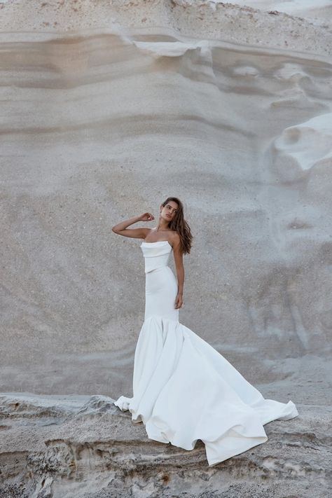 Disney World Honeymoon, Premiere Dress, Chosen By Kyha, Voluminous Skirt, Wedding Color Trends, Europe Wedding, Hawaii Destination Wedding, Bridal Studio, Cancun Wedding