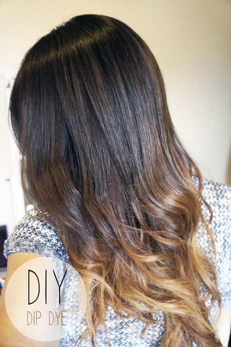 Ombre/Dip Dye Hair. I would kill for this look this summer. Blue Dip Dye Hair, Blonde Dip Dye, Dipped Hair, Blond Ombre, Dyed Hair Pastel, Ombre Blond, Dip Dye Hair, Tips Hair, Dye Hair