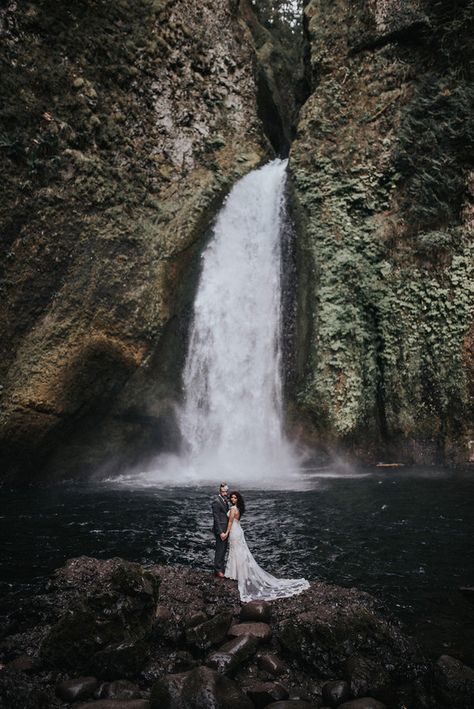 Forest wedding in Portland for $12K: Abby + Jordan - 100 Layer Cake Prenup Photos Ideas, California Waterfalls, Paris Couple, Paradise Falls, Winter Wedding Photos, Waterfall Wedding, Couple Pregnancy Photoshoot, Costa Rica Wedding, Plan A Wedding