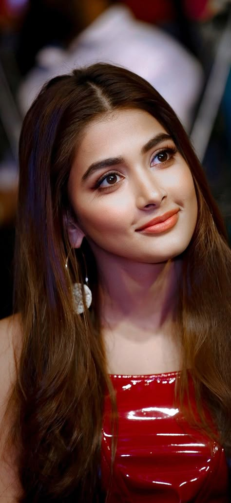 Pooja Hegde Black And White Instagram, Neat Casual Outfits, Deepika Padukone Style, Pooja Hegde, Samantha Photos, Actress Pics, Indian Actress Hot Pics, Actor Photo, Actress Photos