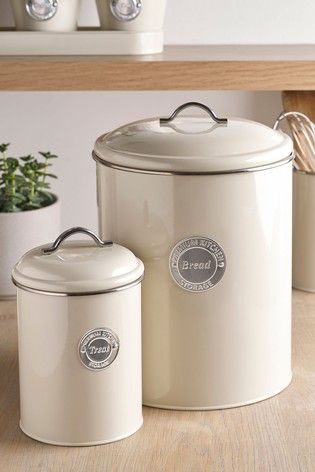 Coffee Canisters, Bread Kitchen, Kitchen Utensil Organization, Rustic Country Kitchens, Cream Kitchen, Treat Jar, Bread Storage, Coffee Jars, Bread Bin