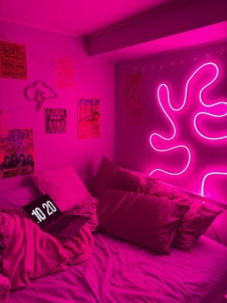 Protect your living room, bedroom, playroom or kid's stuff as your own style space with gorgeous custom neon signs. Add a stunning addition to your birthday party, wedding ceremony, valentine's day, bridal party, graduation party, baby shower party. Our large neon signs to complete that boring empty space in an office or store. We invite you to gift your loved ones a special neon sign that illuminates their names and makes them shine. It is also a perfect gift for Birthdays, Weddings, Valentine Neon Light Dorm Room, Led Lights Dorm Room Aesthetic, Dorm Room Ideas Neon Sign, Neon College Dorm, Dorm Room With Led Lights, Neon Rope Light Ideas Bedroom, Led Dorm Room Ideas, Dorm Led Lights, College Apartment Bedroom Colors