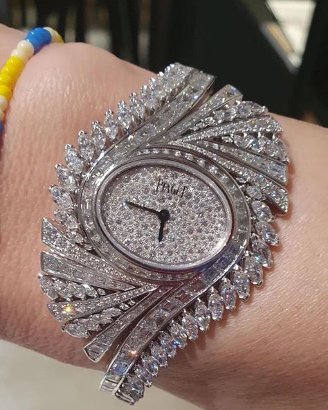 Nadia on Instagram: “Loving this new version of the Limelight Gala watch from @piaget revealed at @watchesandwonders #diamondwatch #limelightgala” New Version, Diamond Watch, Diamond Bracelet, Instagram Photos, Photo And Video, Instagram Photo, Gemstones, On Instagram, Instagram