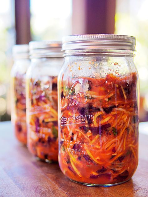 Red Cabbage Kimchi- 2lbs red cabbage, 1/4c salt, 1/2lb daikon, 1/2lb carrot, 6 green onion, 1" piece ginger, 4 cloves garlic, 1 asian pear (?), 1/2c korean red pepper powder, 1c water, 2T fish sauce. Red Cabbage Kimchi Recipe, Korean Chili Powder, Cabbage Kimchi, Homemade Kimchi, Easy Pickle, Pickled Green Tomatoes, Red Cabbage Recipes, Fermented Kimchi, Pickle Recipes