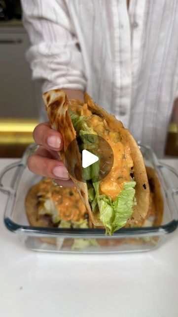 Buse Zeynep on Instagram: "Big Mac Taco 🌮 

#taco #bigmac #busezeynep #tortilla" Taco Hamburger Recipes, Hamburger Tacos, Taco Sandwich, Taco Hamburger, Burger Wraps, Tortilla Taco, Big Mac Tacos, Taco Wraps, Taco Meat Recipes