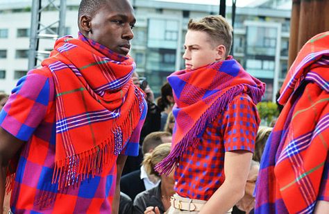 For only $45 keep warm in authentic Kenyan style with these Maasai Shuka blankets. Available in a wide variety of maasai colours, patterns and fleece colours. African Wear Designs, Latest African Wear For Men, African Wear For Men, African Shirts, African Inspired Fashion, African Men Fashion, African Style, Maasai, African Wear