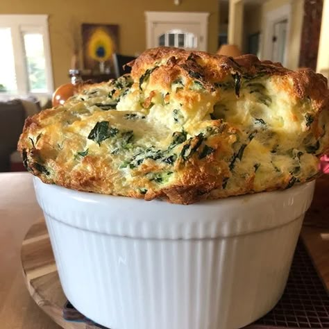 Souffle Recipes Easy, Cheese Souffle Recipes, Cheese Soufflé, Spinach Souffle, Recipes Cheese, Cheese Souffle, Souffle Recipes, Souffle Dish, Cheese Spinach