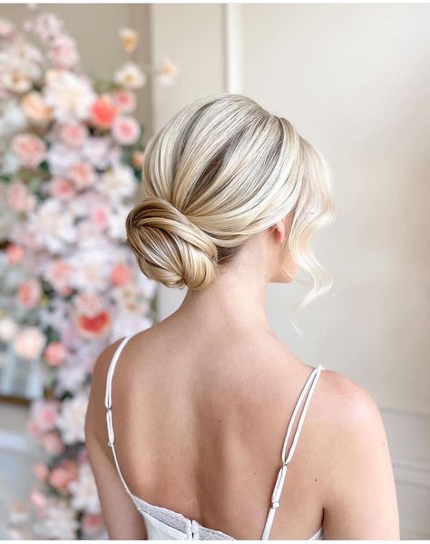 Bridal Chignon With Veil, Bride Bun With Veil, Cochlear Implant Hairstyles, Low Bun Bride Hair, Side Part Low Bun, Blonde Bridal Hair, Bride Bun, Elopement Hair, Bridal Chignon