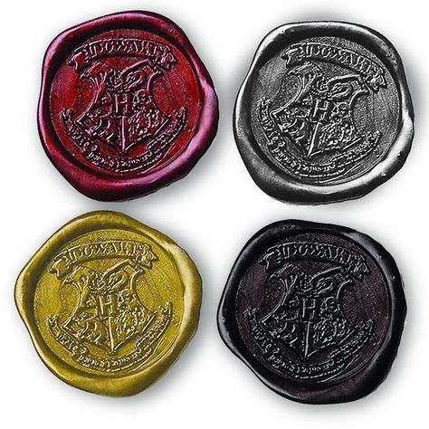 Calling all Harry Potter fans - what better way to highlight your love of Hogwarts than with these wax seals - a magical addition to any scrapbook, bookmark, party invitation, gift, envelope or acceptance letter - the list goes on and on. Kids especially love these on their Hogwarts Seal, Harry Potter Journal, School Of Witchcraft, Acceptance Letter, Harry Potter Decor, Gift Envelope, Harry Potter Wallpaper, Harry Potter Fan, Wax Seals