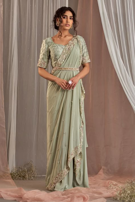 Shop for Nidhika Shekhar Green Crepe Embroidered Pre-draped Saree With Blouse for Women Online at Aza Fashions Indo Western Saree, Draped Saree, Crepe Saree, Saree Gown, Drape Saree, Ready To Wear Saree, Indian Fashion Designers, Saree Look, Indian Designer Wear