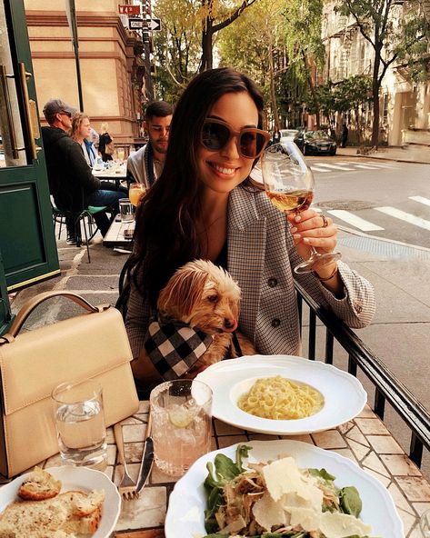 Dog Friendly Restaurants in NYC Williamsburg Restaurants, Dog Restaurant, Dog Parade, Dog Friendly Vacation, Restaurants In Nyc, Nyc Guide, Nyc Lifestyle, Quick Coffee, New York Summer