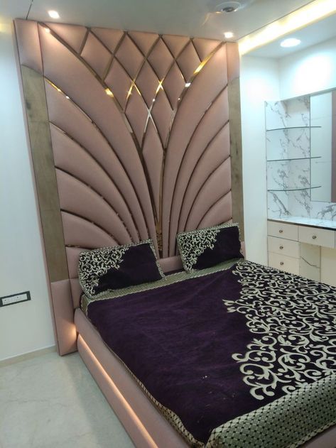 Bed Ka Design, Unique Bed Design, Bad Room Design, Sofa Couch Design, Simple Bed Designs, Bed Back Design, Carved Sofa, Box Bed Design, Bed Headboard Design