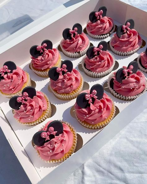 Disney Inspired Cupcakes, Disney Birthday Cupcakes, Disney Theme Desserts, Disneyland Cupcakes, Cupcake Theme Ideas, Disney Cupcakes Ideas, Themed Cupcakes Ideas, Mini Mouse Cupcakes Ideas, Disney Themed Cupcakes