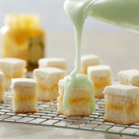 Fondant Icing Recipe, Petit Four Icing, Recipe For Cakes, Poured Fondant, Petit Four Recipes, Poured Icing, Icing Recipes, Fondant Recipe, Tea Party Food