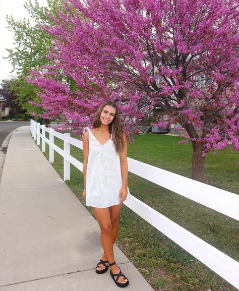 Halle Sandberg | These pink trees are my favorite 🌸 dress: @lulus #luluspartner #lovelulus | Instagram Halle Sandberg Outfits, Halle Sandberg, Pink Trees, Back To School Outfits, Cute Fits, Halle, Favorite Dress, School Outfits, Back To School