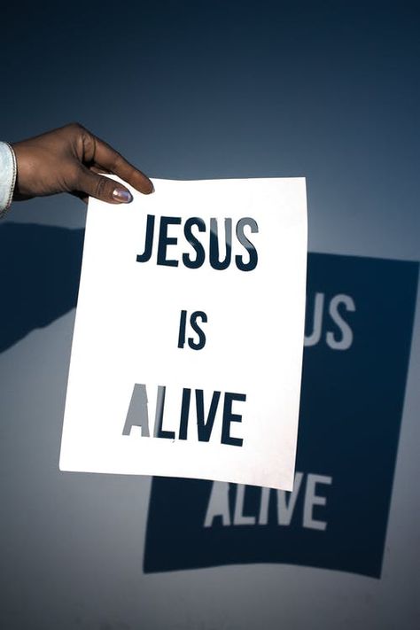 Jesus Is Alive, Surrender To God, Life Of Christ, Divine Healing, Jesus Photo, Healing Scriptures, Christian Blogs, Spiritual Connection, Son Of God