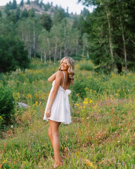 High School senior portraits among the wildflowers- Boise, Idaho mountains and nature Idaho Senior Pictures, Mountain Senior Pictures, Idaho Mountains, Class Of 2025, High School Senior Portraits, Boise Idaho, High School Senior, Senior Pics, Sneak Peak