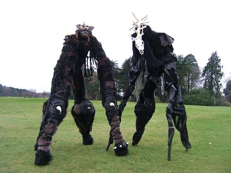 Skin Walker Costume, Spirit Walker Costume, Wendigo Costume, Vampire Smile, Spirit Walker, Fantasy Camp, Witcher Monsters, Stilt Costume, Stilt Walker