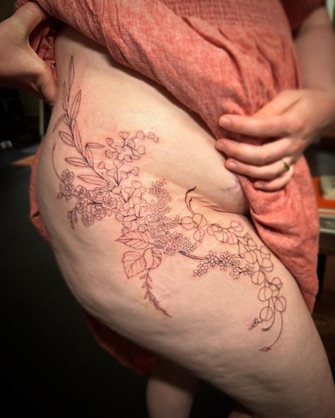 Stomach Tattoos Plus Size, Stomach Tattoos Women Plus Size, Plus Size Tattoo Placement, Plus Size Stomach Tattoo, Plus Size Tattoo, Plus Size Tattoos, Bicep Tattoo Women, Character Customization, Stomach Tattoos Women