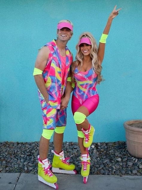 Barbie Halloween costume: retro roller skate couple 80s Couple Costume, Last Minute Couples Costumes, Barbie And Ken Costume, Diy Fantasia, 80s Halloween Costumes, Barbie E Ken, Barbie Y Ken, Quick Halloween Costumes, Barbie Halloween Costume