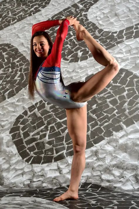 Poses For Portraits, Maggie Nichols, Gymnastics Problems, Gangsta Girl Style, Olympic Badminton, Amazing Gymnastics, Gymnastics Poses, Gymnastics Photos, Gymnastics Videos