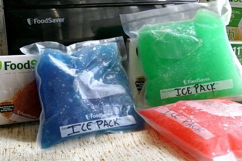 Homemade gel ice packs - water, rubbing alcohol + food coloring Homemade Ice Pack, Vacuum Sealing Food, Alcohol Food, Freezing Leftovers, Liquid Food, Cheer Spirit, Gel Ice Packs, Homemade Ideas, Heating Pads