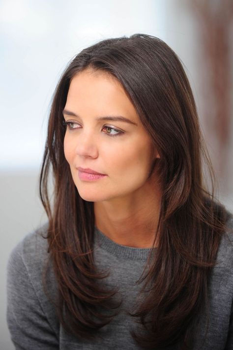 Katie Holmes Hair Long, Katie Holmes Haircut, Katie Holmes Hair, Kate Holmes, Katie Homes, Haircut Brunette, Katie Holmes Style, Ideas Haircut, Batman Begins