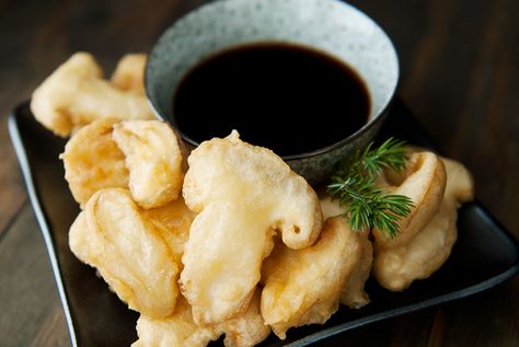 matsutake tempura recipe | use real butter Mushroom Tempura, Matsutake Mushroom, Small Plates Recipes, Wild Mushroom Recipes, Tempura Recipe, Appetizer Sandwiches, Starters Recipes, Food Experiences, Japan Food