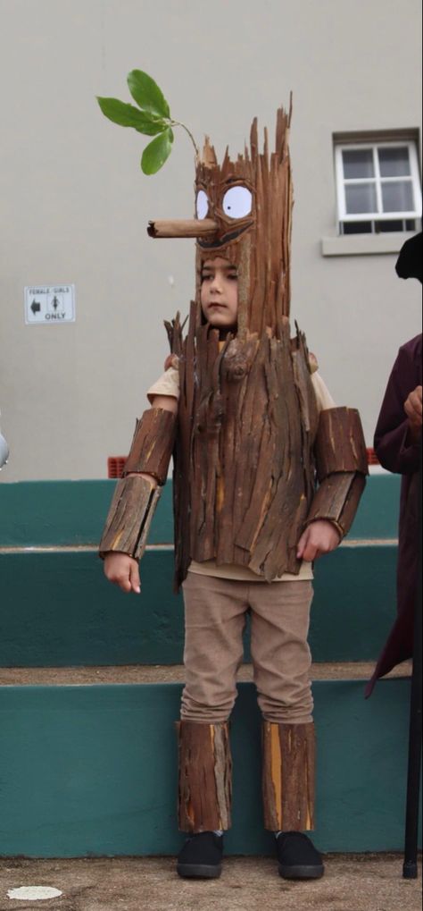 Stick man costume made from carboard and coverd with real tree brak Tree Beard Costume, Tree Costume Men, Tree Costume For Kids, Fancy Dress Competition Ideas For Boys, Tree Fancy Dress, Stick Man Costume, Diy Costumes Men, Purim Ideas, Beard Costume