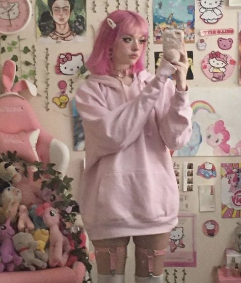 Bubblegum Aesthetic Outfits, E Girl Outfits Pink, Pink Egirl, Heart Outfit, Cute Kawaii Outfits, Egirl Fashion, Kitty Pictures, E Girl Outfits, Egirl Outfits