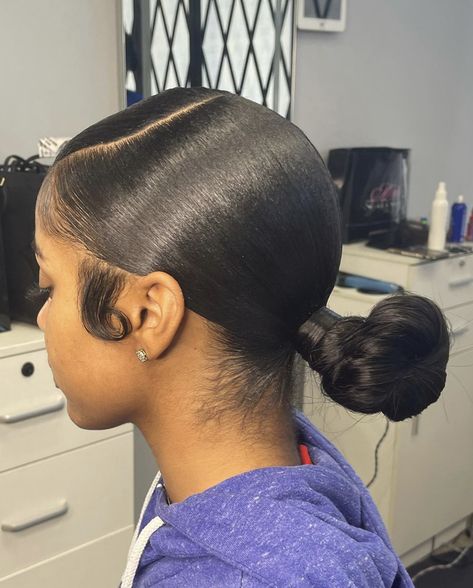 Bun With Swoop, Puff Ponytail, Barbie Ponytail, Silk Press Natural Hair, Weave Ponytail Hairstyles, Sleek Ponytail Hairstyles, Knot Bun, Edges Hair, Quick Weave Hairstyles