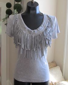 T Shirt Recycle, Fringe Tee Shirt, T Shirt Remake, T Shirt Upcycle, Old Tee Shirts, Diy Cut Shirts, Fringe Tee, Fringe Tshirt, Cut Up Shirts