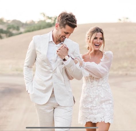 Wedding Dinner Dress, Jojo And Jordan, Wedding Fotos, Jojo Fletcher, Rehearsal Dinner Outfits, Bachelor Nation, Stylish Wedding Dresses, Wedding Scene, Smart Auto