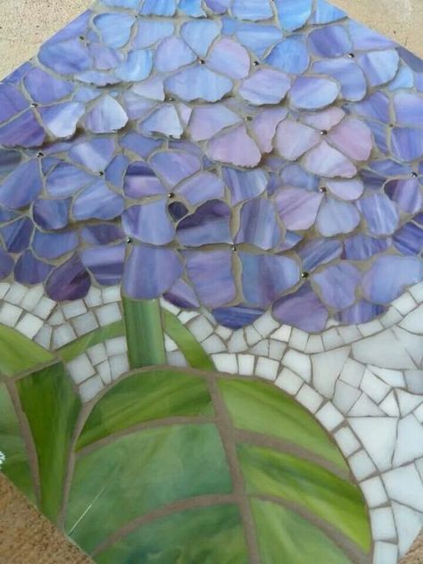 Hydrangea Mosaic, Mosaic Tray, Mosaic Tile Designs, Mosaic Garden Art, Mosaic Frame, Mosaic Art Projects, Mosaic Tile Art, Mosaic Murals, Floral Mosaic