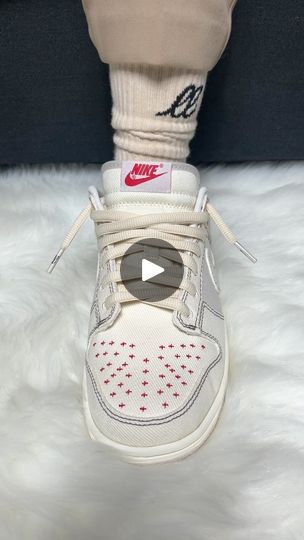 18K views · 9.9K reactions | Give your sneakers a million-dollar vibe 

Sneaker: 
— Nike Dunk Low ‘Light Orewood Brown Sashiko’
Colorway: 
— Light Orewood Brown, Pale Ivory, Orewood Brown
Lace-swap: 
— Oat Milk Thick Oval laces in 53”
Lacing Technique: 
— top-down, no tying 
Music: 
— Million Dollar Baby x Crew mashup by @youngmatondo
.
.
.
.
.
#loopedlaces #getloopedin #laceswap #lacingtutorial #sneaker | Looped Laces - Shoelace Professionals | youngmatondo · MILLION DOLLAR CREW TONDO MIX Dunk Lace Tutorial, How To Lace Dunks, Tying Shoelaces, Lace Tutorial, Million Dollar Baby, Loose Tie, Lace Styles, Top Down, Nike Dunk Low