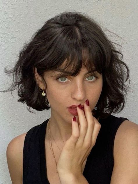 Bob Pendek, Hair Inspiration Short, Penteado Cabelo Curto, Short Hair With Bangs, Short Hair Haircuts, Bob Haircut, Cut My Hair, Hairstyles For Women, Short Bob Hairstyles