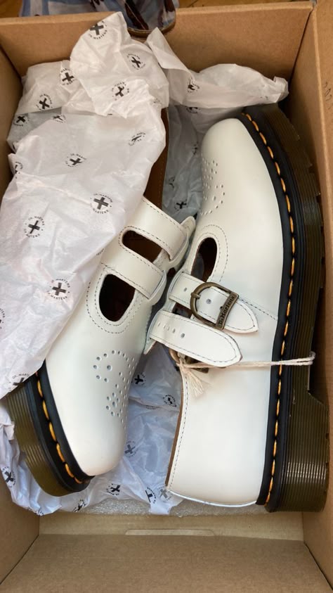 Bone Cabinet, Brogues Outfit, Missionary Outfits, White Mary Jane Shoes, Sister Missionary Outfits, Pretty Fits, Sister Missionary, Jordan Shoes Girls, Style Mood Board